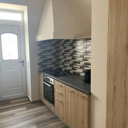 Alani House Apartment